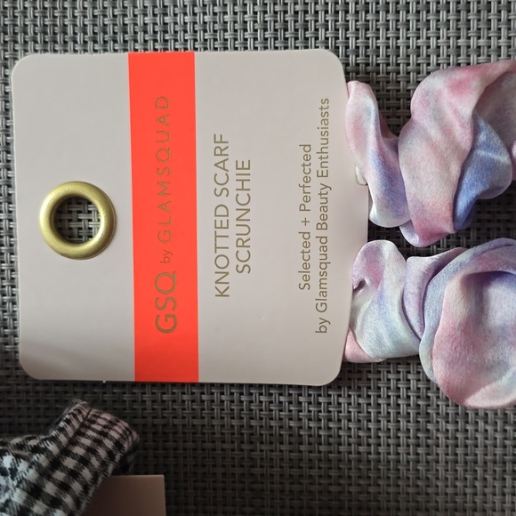 HAIR ACCESSORIES - Picture 9 of 12